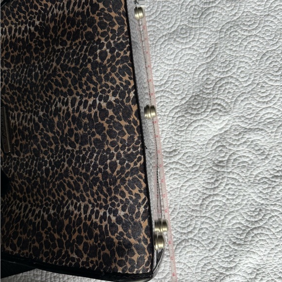 Tracker by Bentley Leopard Print Carry on Luggage - Picture 13 of 16